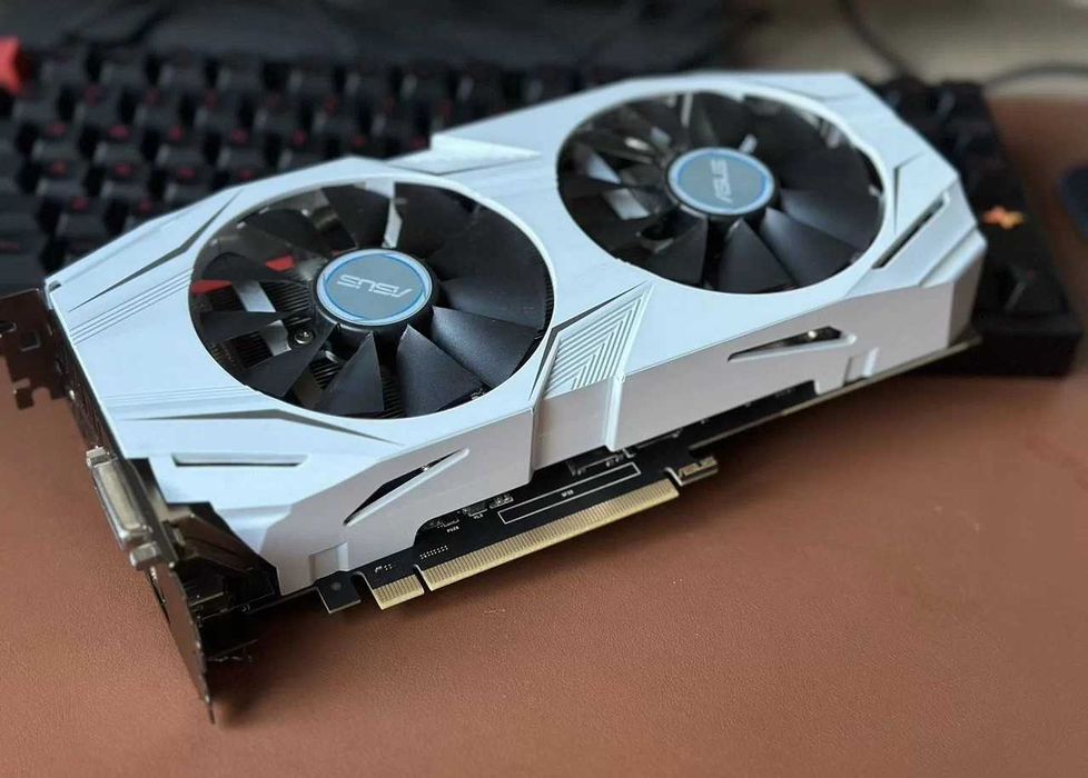 Видеокарта Asus 1070 8gb