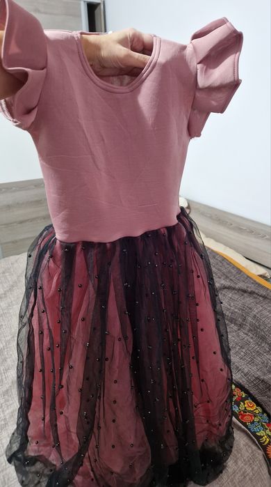 Невероятни детски рокли правени по поръчка 120-134