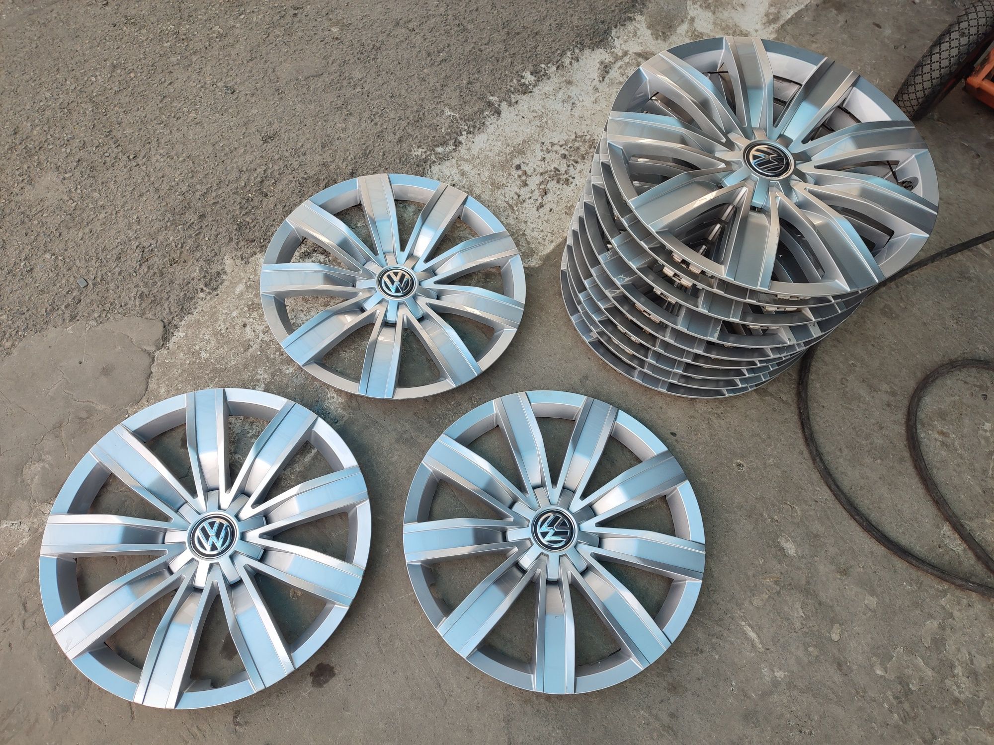 17" оригинални тасове за джанти за Vw Tiguan, Passat...