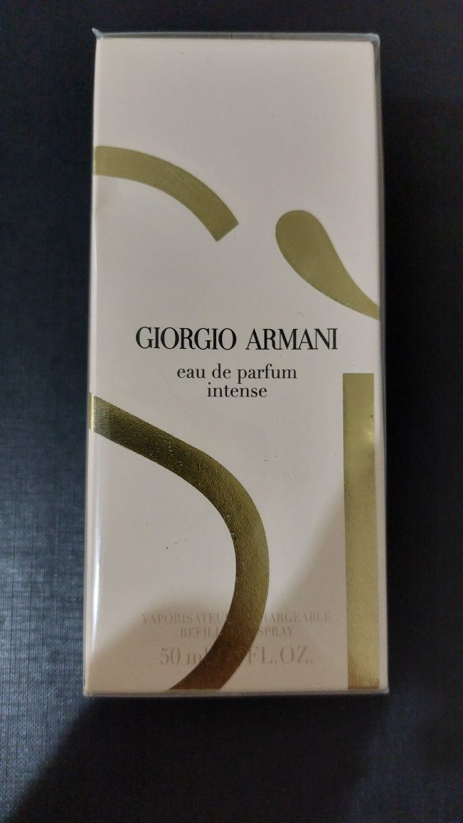 Giorgio Armani eau de parfum intense