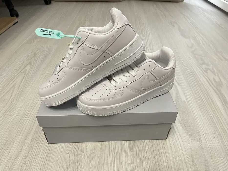 Adidasi Unisex Nike Air Force 1 Alb
