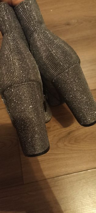 Botine cu toc glezna argintii