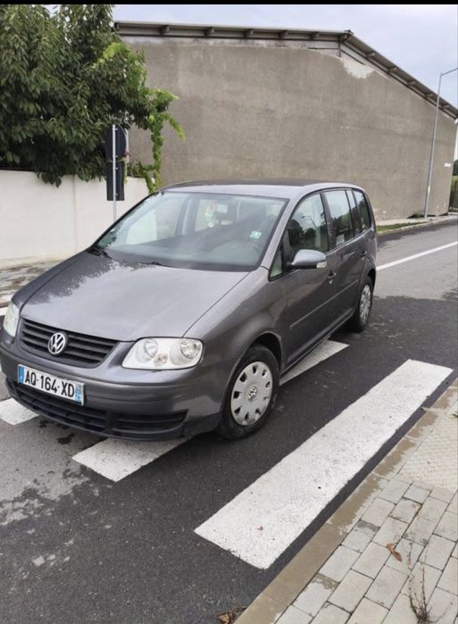Vand vw touran 1.9 merge foarte bine