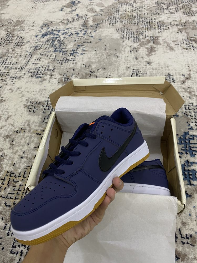 Nike Кроссовки новый