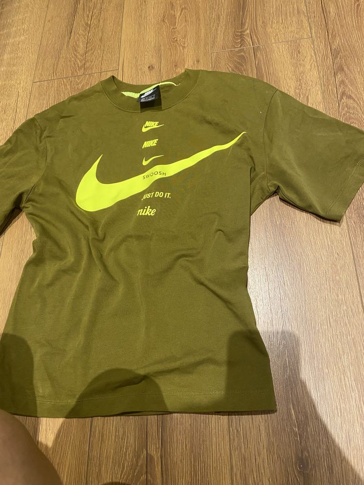 Дамска тениска nike