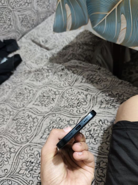 Iphone 15 karobkasiz