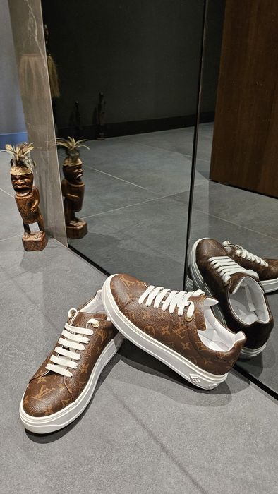 Louis Vuitton Нови 37
