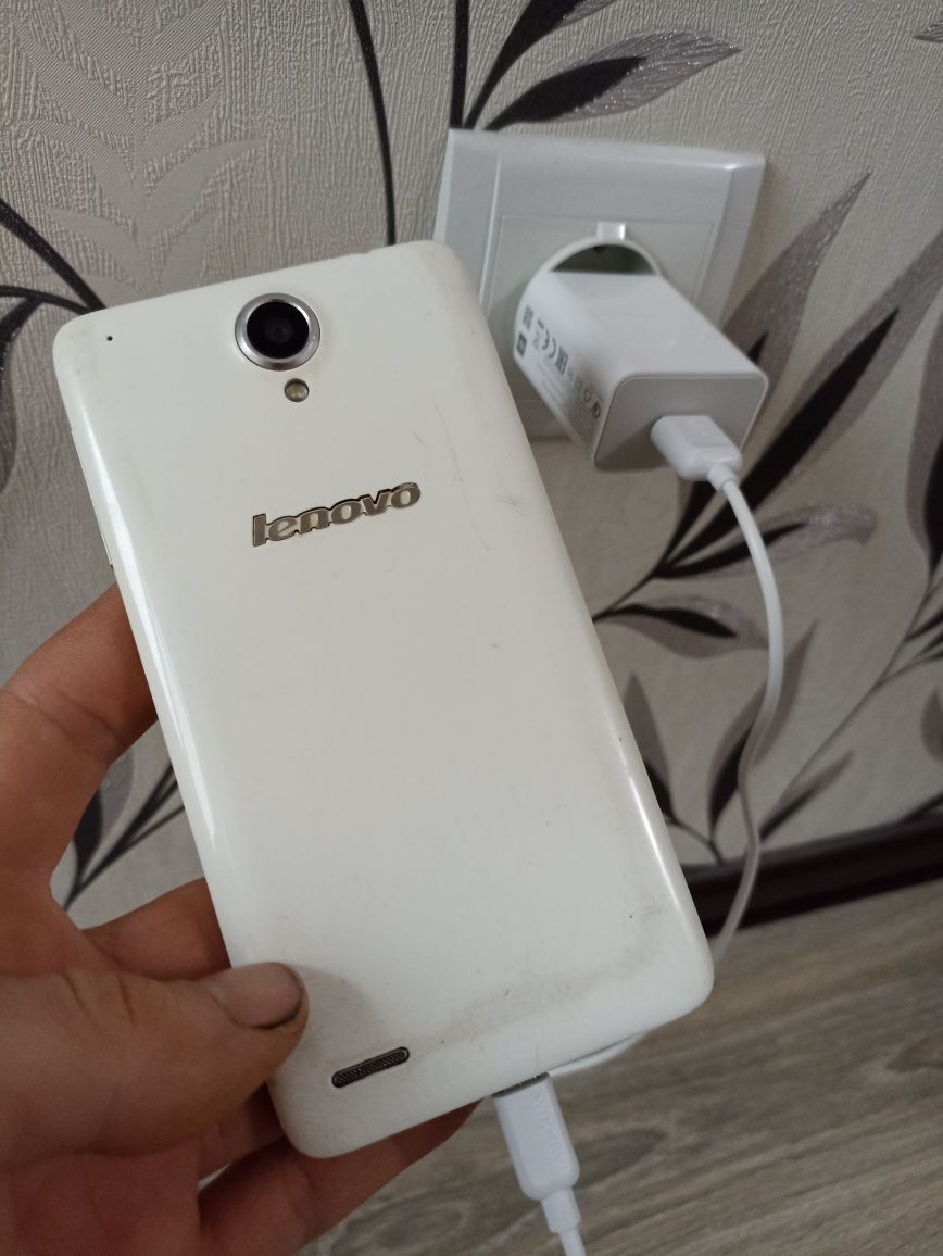 Смартфон Lenovo S890i телефон