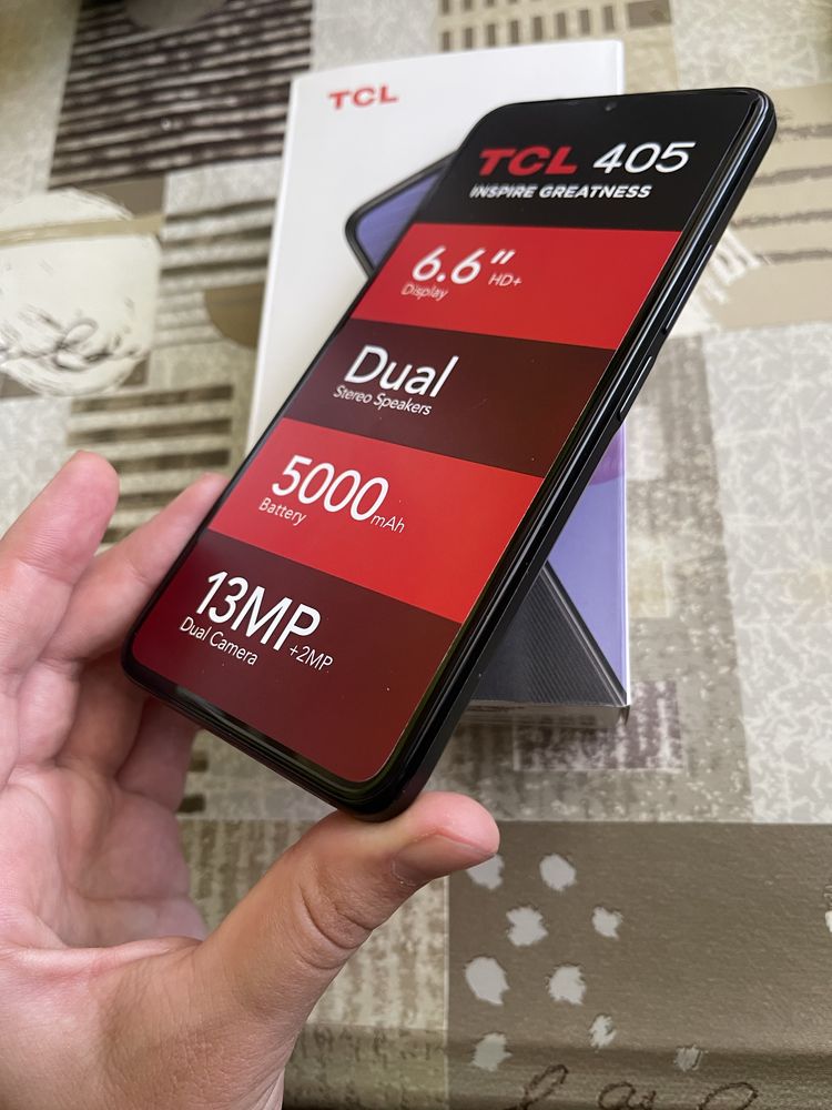 TCL 405 Dual смартфон