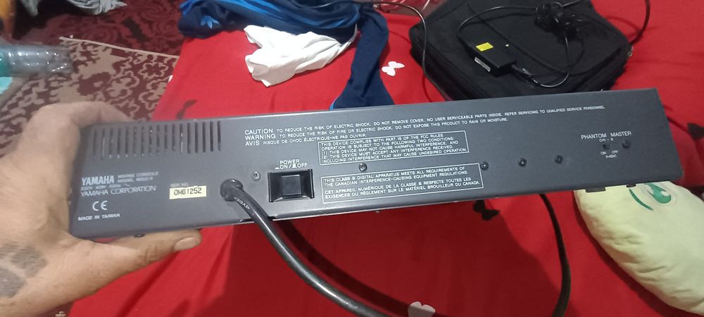 Mixer yamaha emx 12/4