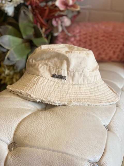 шапка JACQUEMUS Le Bob Artichaut bucket hat