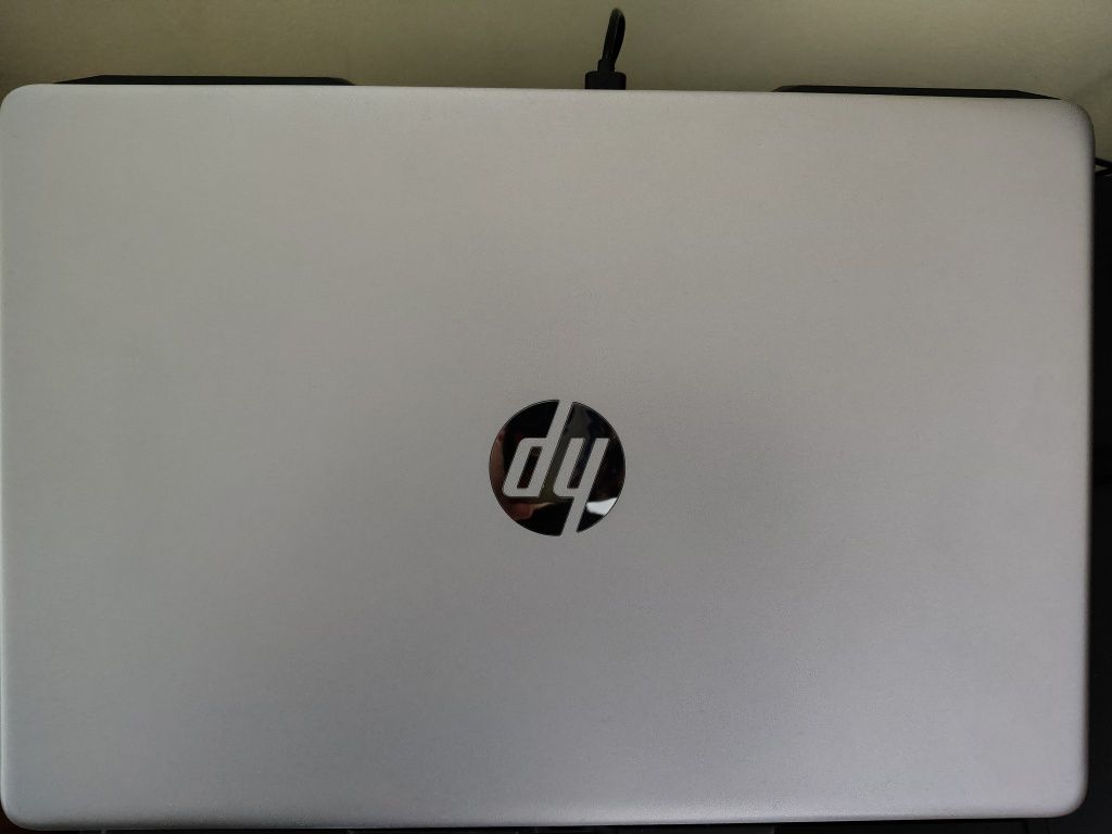 Vând laptop HP 250 G9