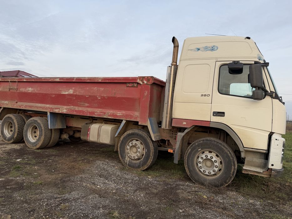 Volvo 8x4 basculabil