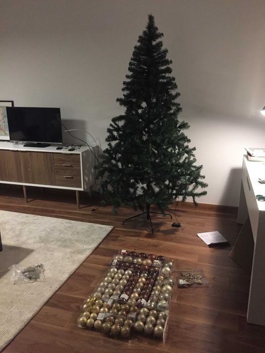 Brad artificial 220cm cu decoratiuni