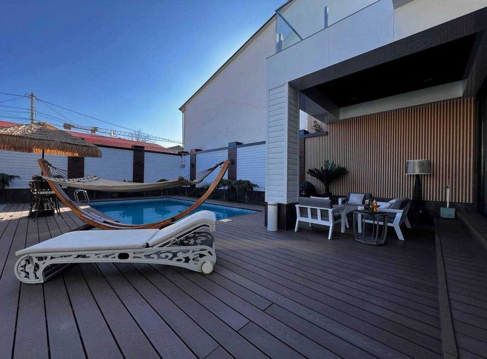 В Хай Тех стиле 
Мирабад район 
Транспортный институт