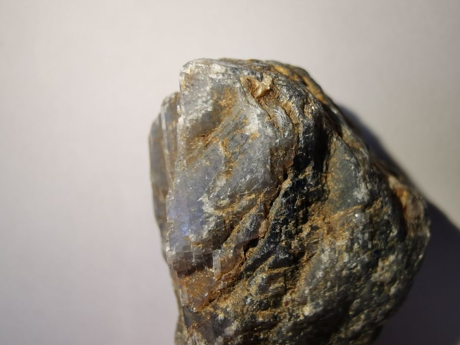 Голяма друза със сапфир (корунд) от Африка