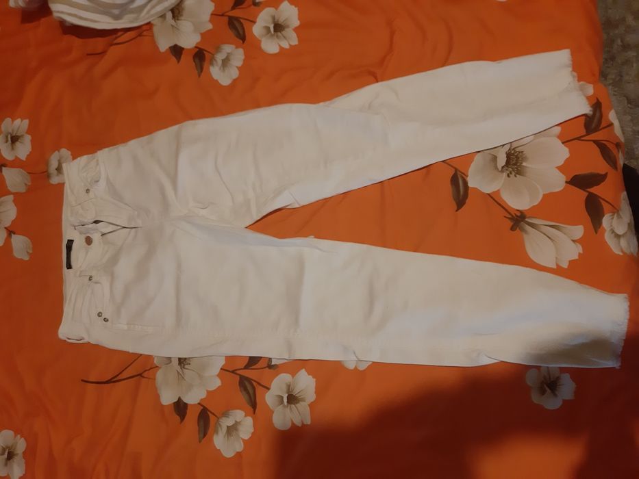 Blugi dama mai multe modele