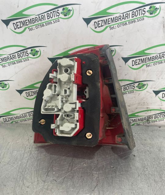 Lampa / Tripla stop dreapta pe aripa Volkswagen VW Passat B5.5 (facel