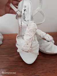 Sandale albe mireasă