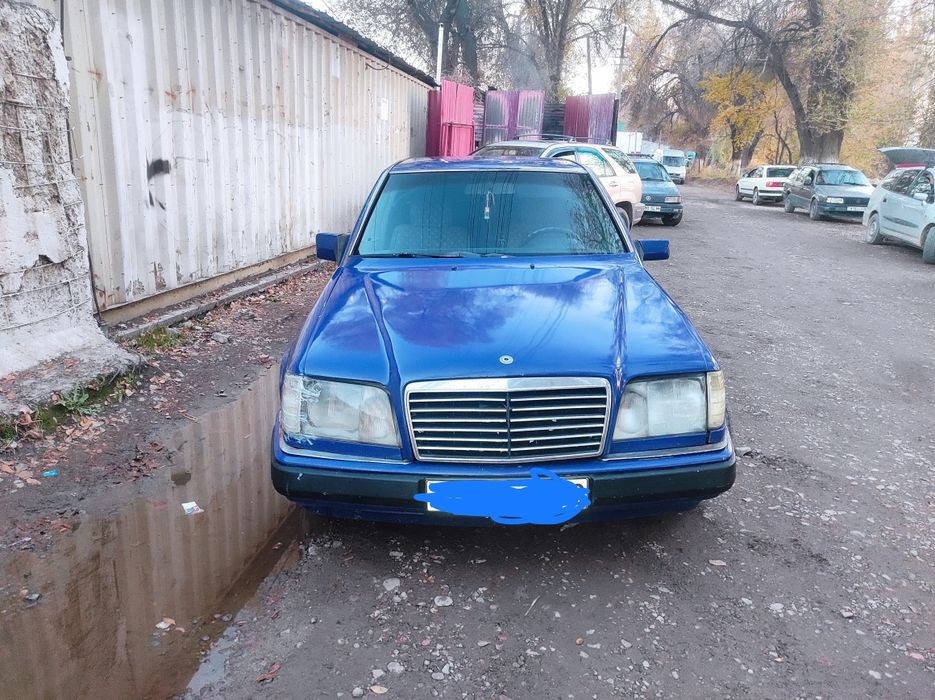 Продаю машину W124