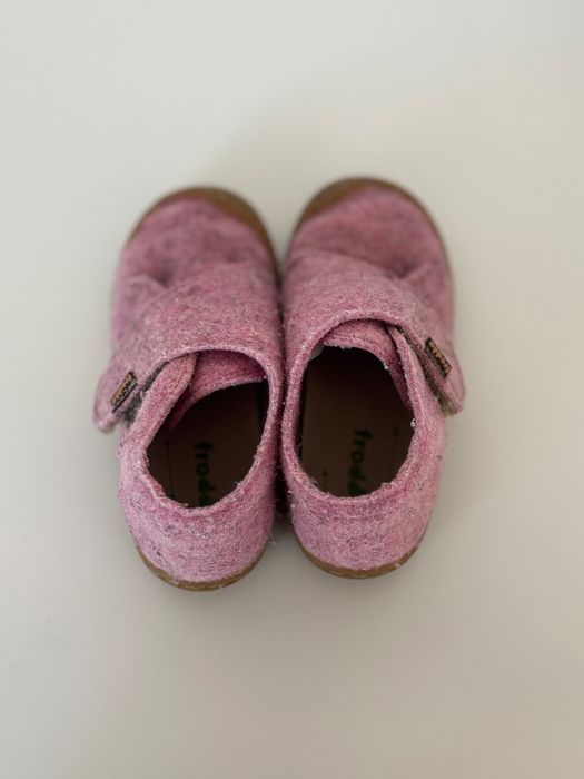 Боси обувки/пантофи Froddo