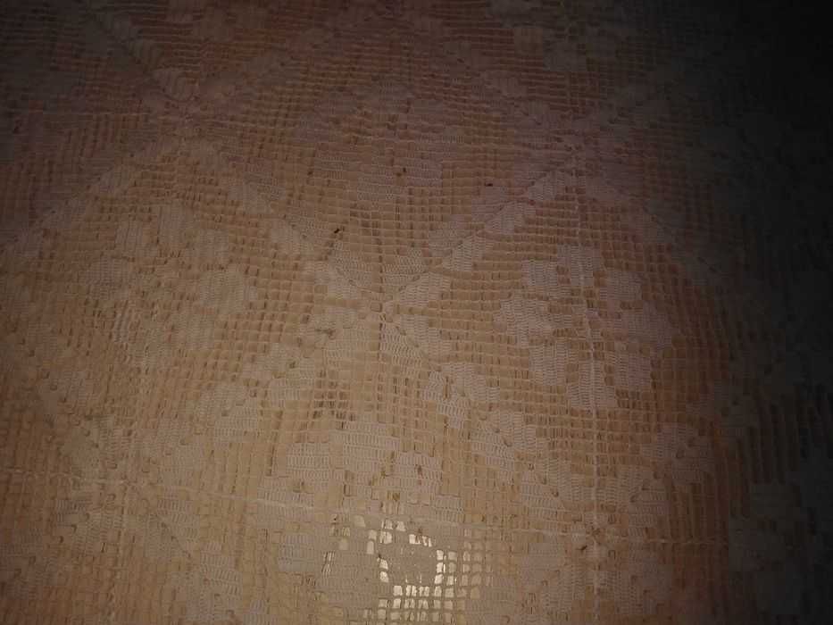 Fata de masa lucrata manual din dantela macrame