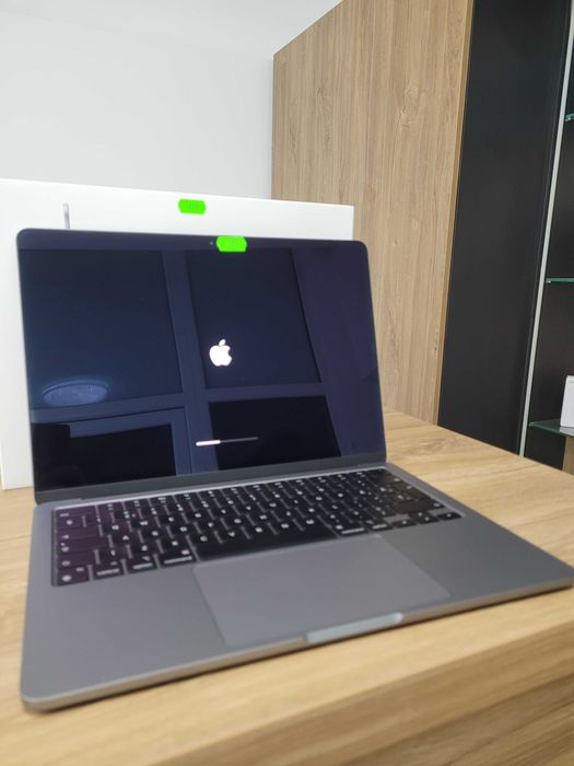 Garantie 24 luni MacBook Air 13.6 2022 M2 16GB RAM bat:100% CashBox