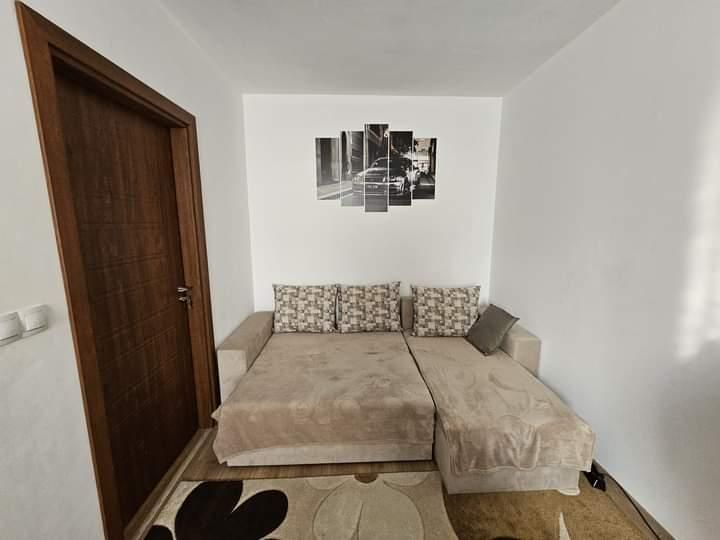 Дава се под наем Тристаен апартамент в Пловдив, Христо Смирненски - 65 кв.м за 408 € - Снимка #1