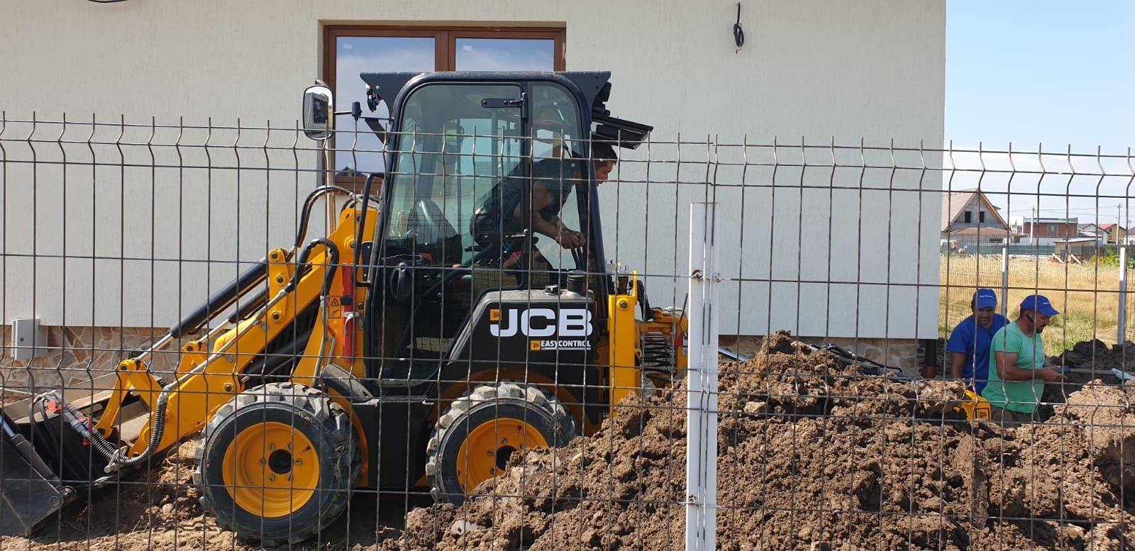 Inchiriez Compactor 3T & Buldoexcavatoare Jcb 3cx|Utilaje construcții