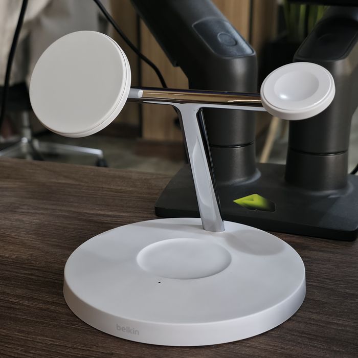 Belkin 3-in-1 Wireless Charger с MagSafe (White)