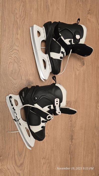 Vand patine pentru gheata Oxelo marimea 42 IMPECABILE