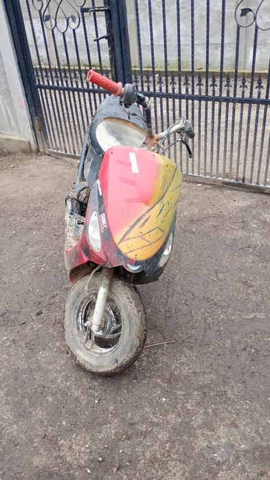 Vând sau schimb scuter