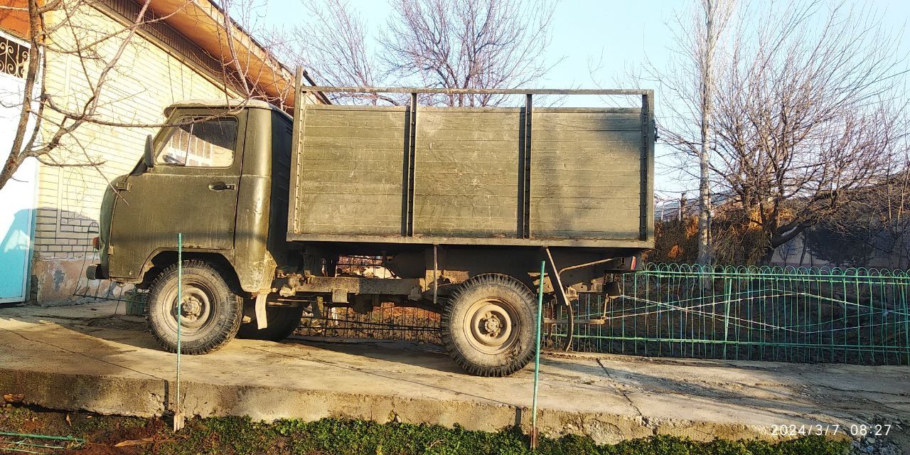 Uaz sotiladi 1986yil