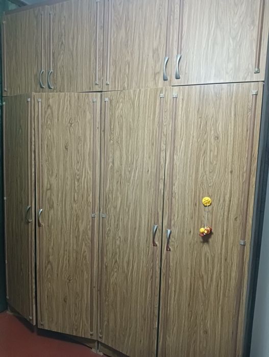 Отдаем шкафы  бесплатно