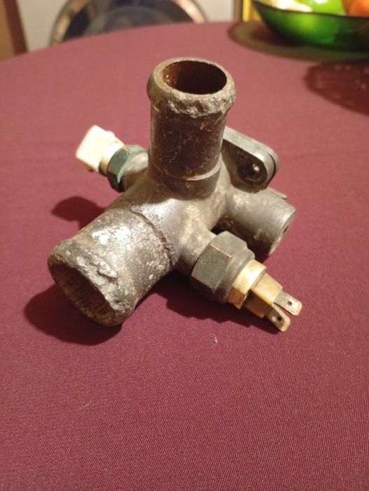 Фланци на охладителната система за Audi 80 B3/B4