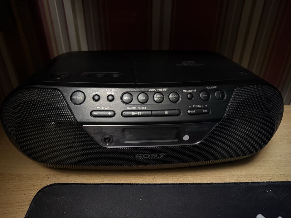 Магнитола Sony ZS-RS09CP с USB и CD (MP3, радио)