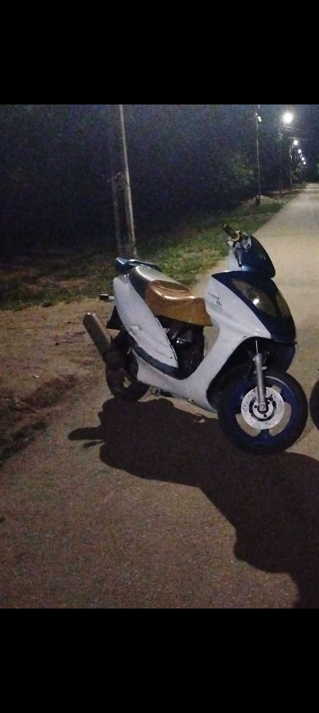 Vând scuter 125cc