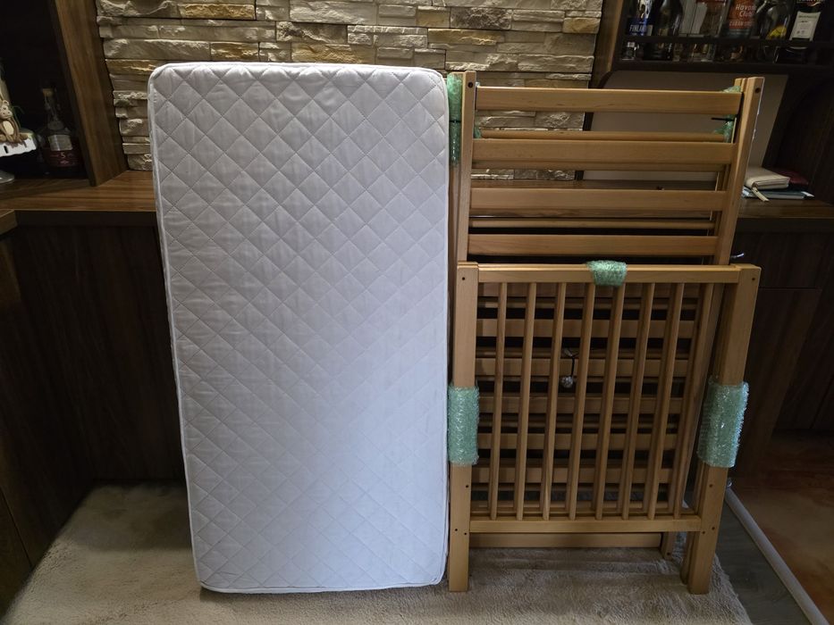 Patut bebe lemn din fag + saltea bambus + carusel muzical