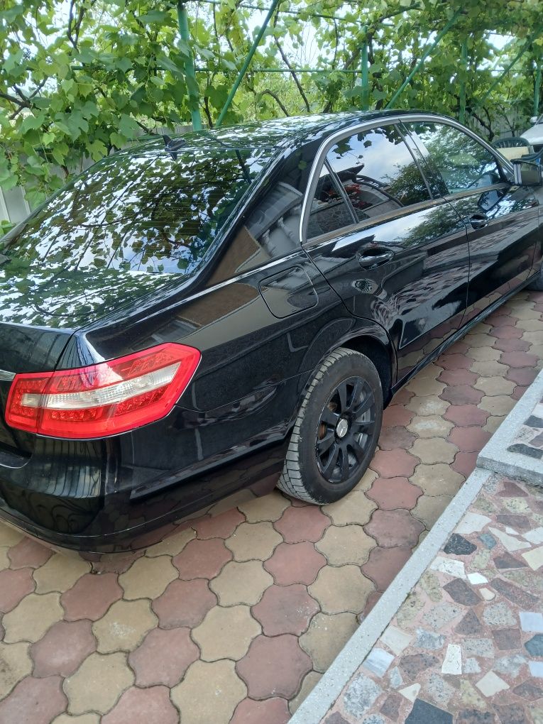 Vand Mercedes e 2,2 din 2010