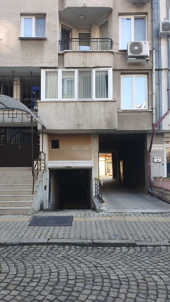 Продава се Гараж / Паркомясто в София, Зона Б-18 - 25 кв.м за 1560 €/кв.м - Снимка #1
