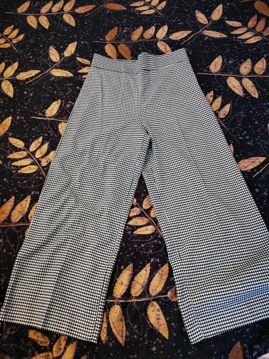 Pantaloni Zara mărimea 40 stofa