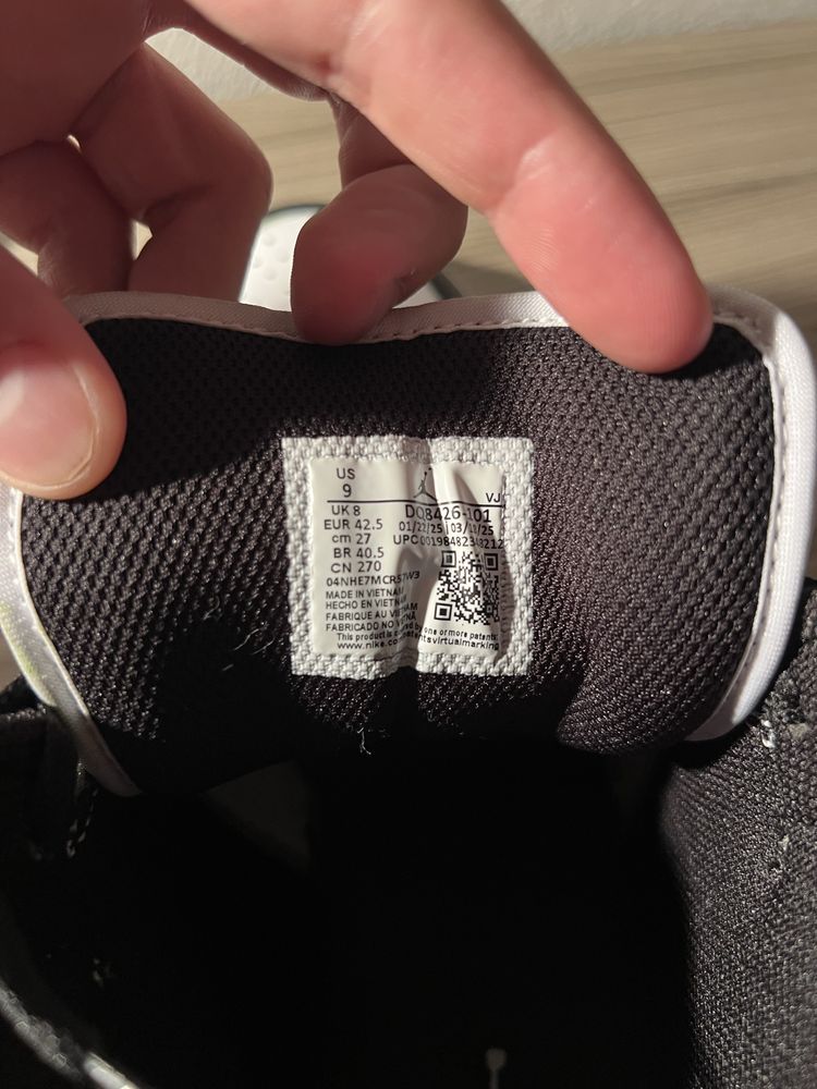 Air Jordan 1 Mid  42,5 (27cm)