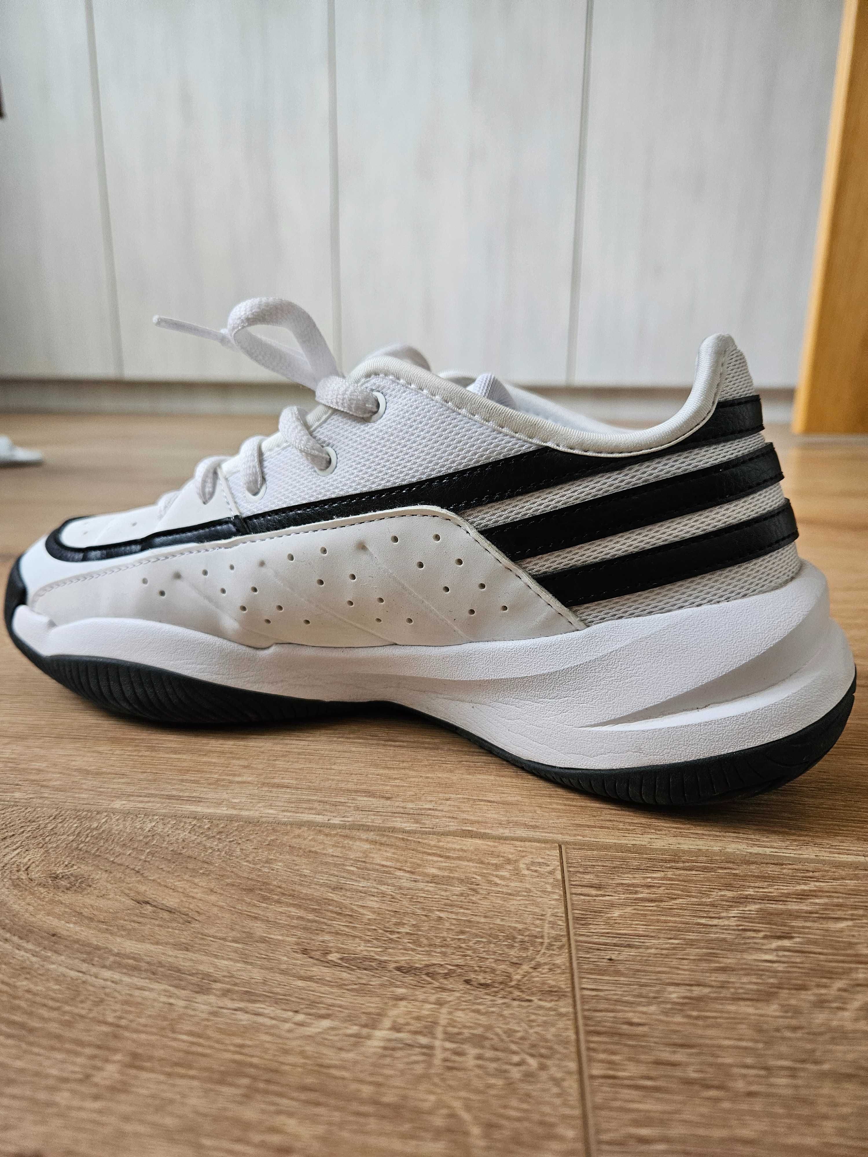 Спортни обувки от adidas