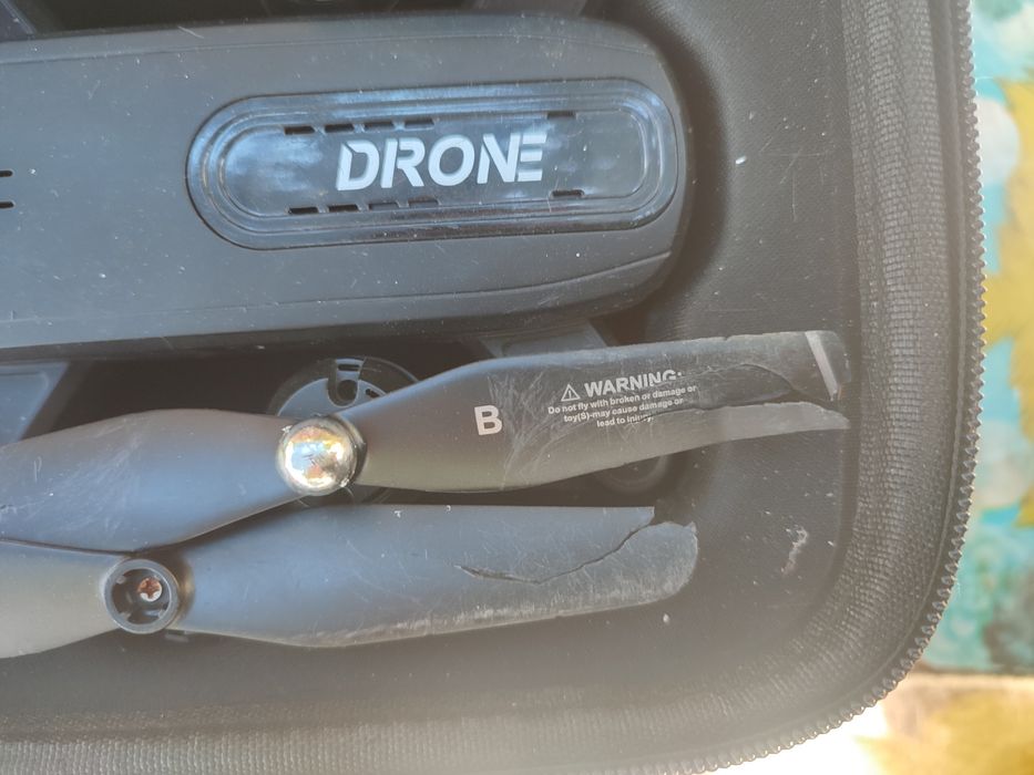 Vând drona funcțională