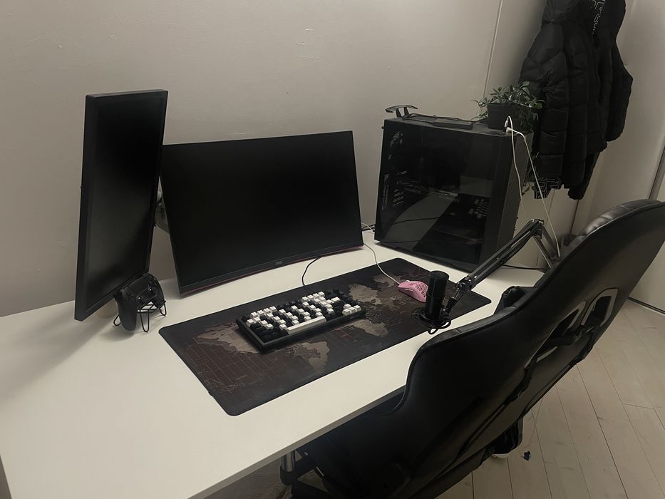 Vand monitor gaming 31.5 240hz AOC