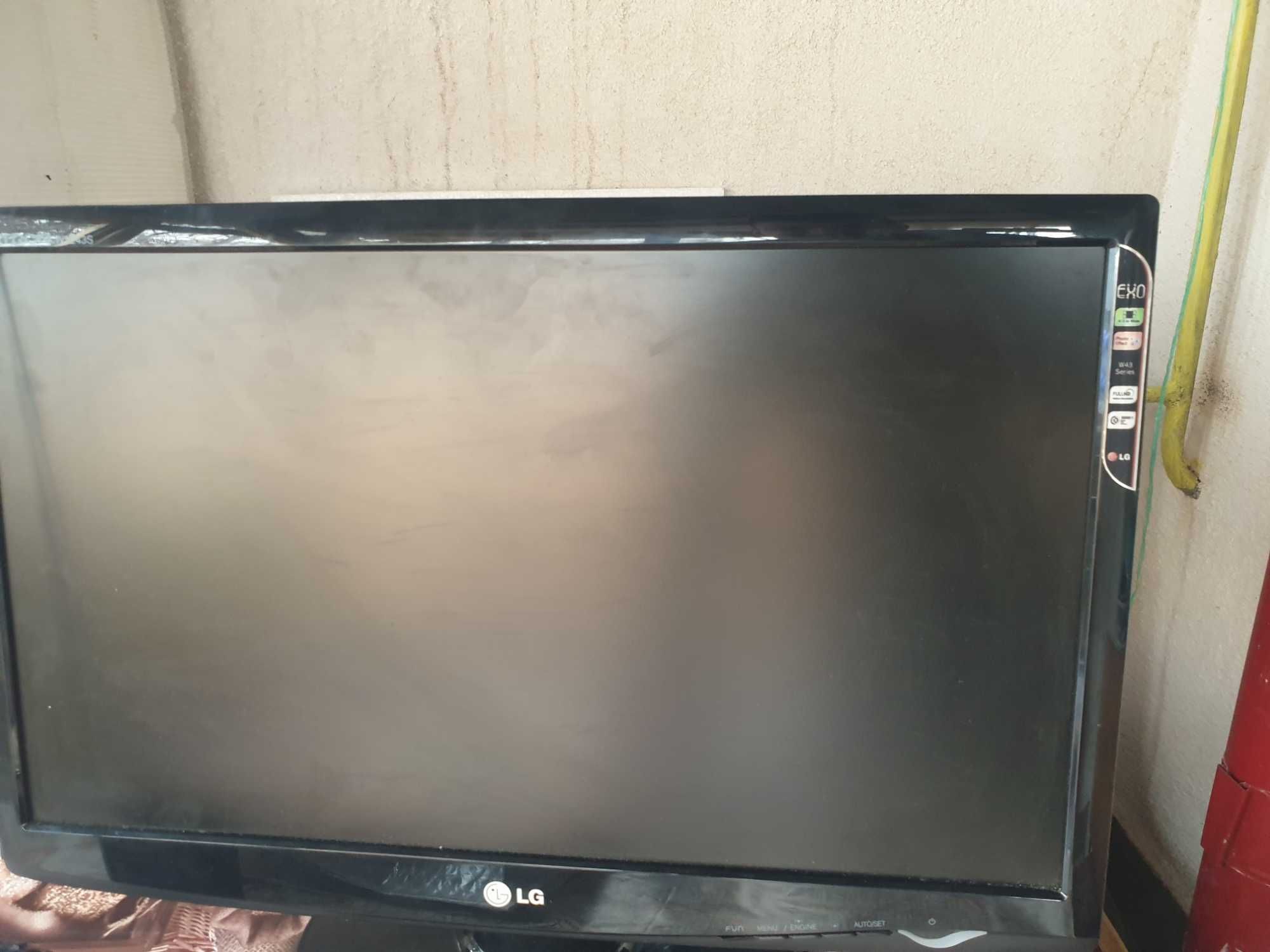 Tv diagonala 60 full hd+ picior