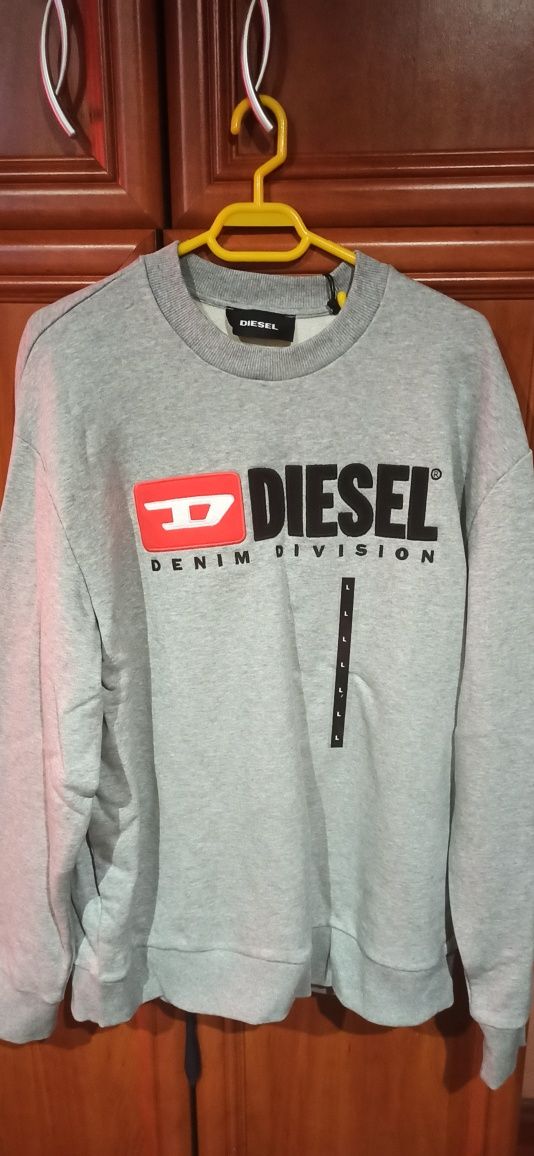 Vând Bluza originală DIESEL