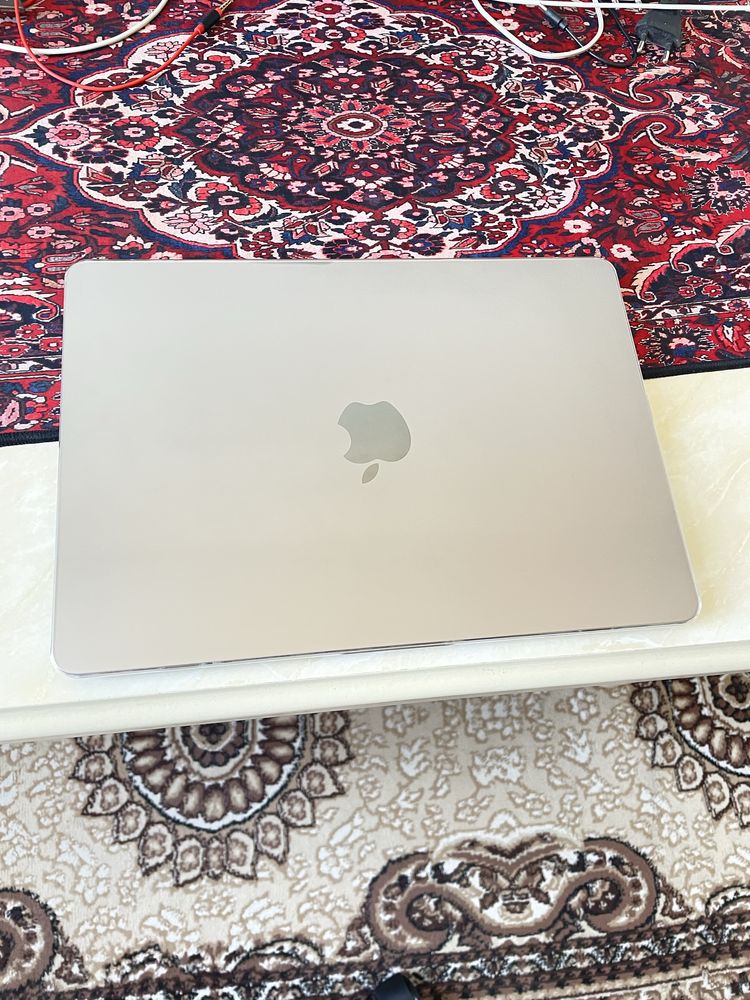 MacBook M3 Air 256 GB, 16 RAM