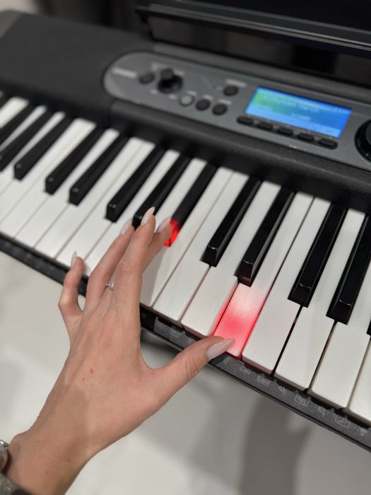 Синтезатор Casio LK S450 61 клавиша с подсветкой