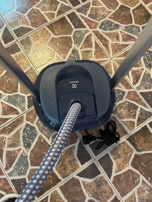 Aparat de călcat vertical